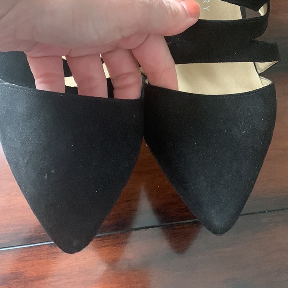 Very gently used Chinese laundry black pump with ankle strap 9.5 - Picture 4 of 7